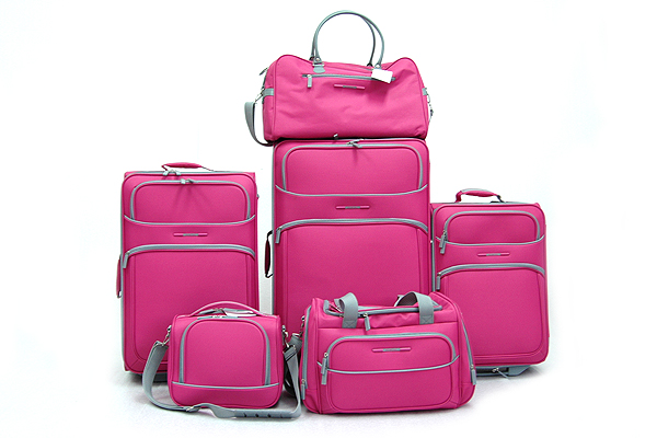 Cửa hàng vali du lịch với nhiều sự lựa chọn 