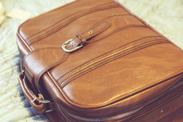 Mua vali xách tay với vali da tốt