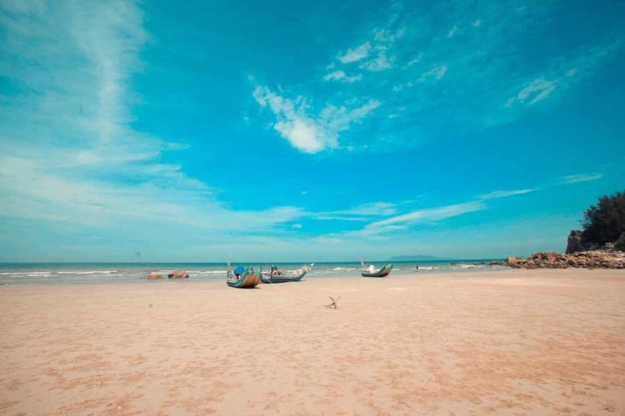 Kinh Nghiệm Xương Máu Du Lịch Biển Hải Hòa Từ A Đến Z Cho Mọi Đối Tượng