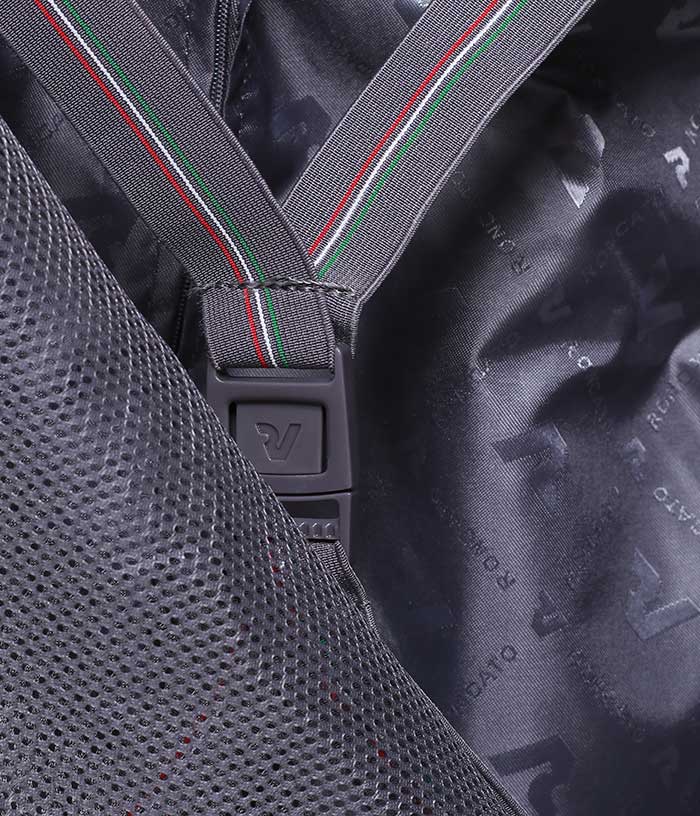 Vali Roncato Premium 2.0 size S (20 inch) - Đen